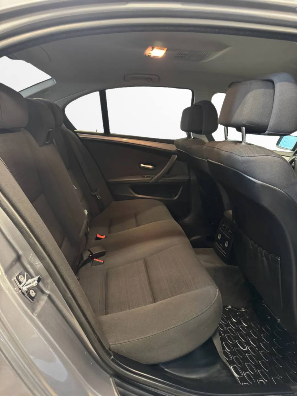 BMW 520 i Sedan Ny Servad M-värm