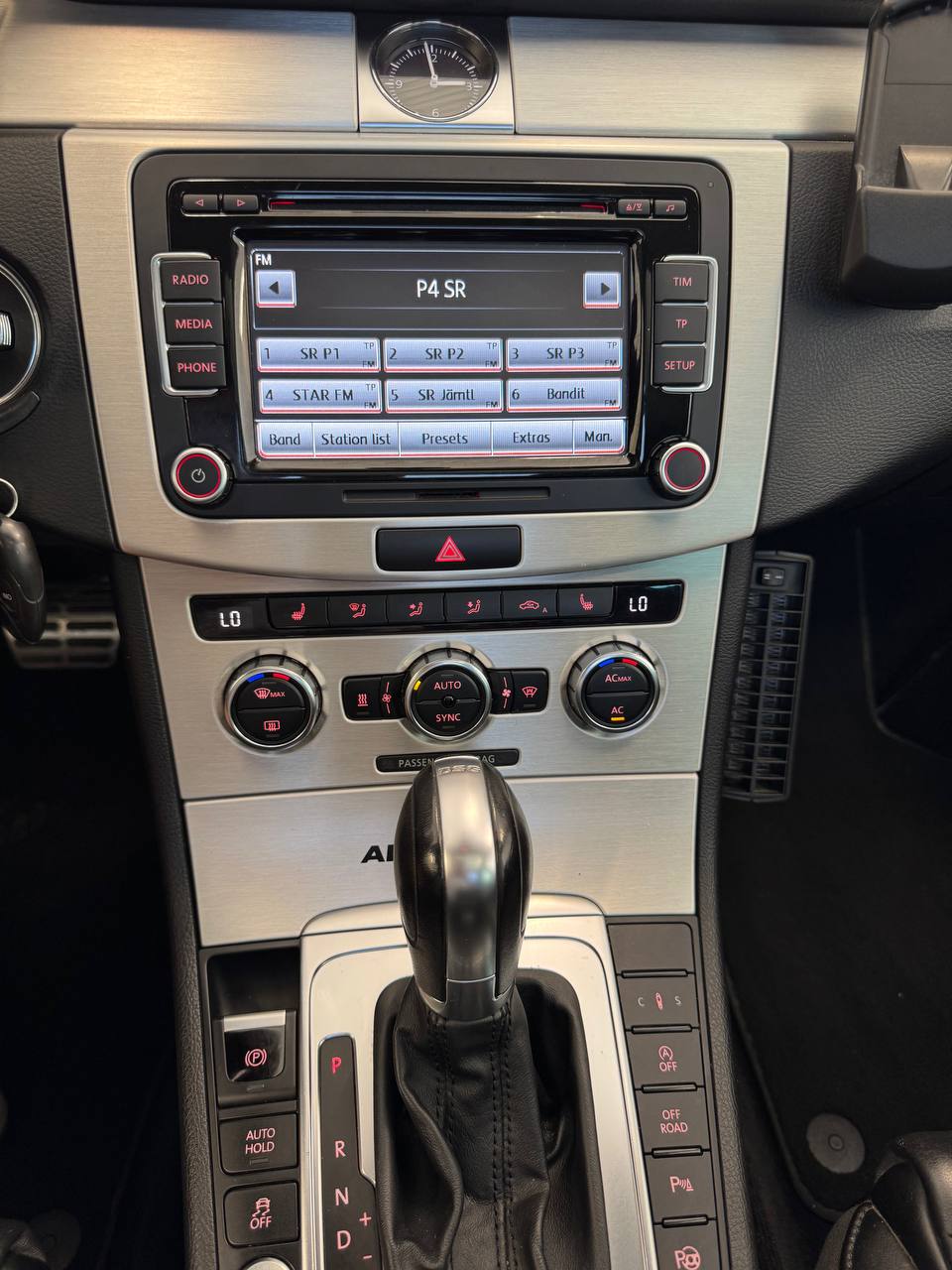 Volkswagen Passat Alltrack 2.0 TDI 4M D-värm Pano Drag Keyless