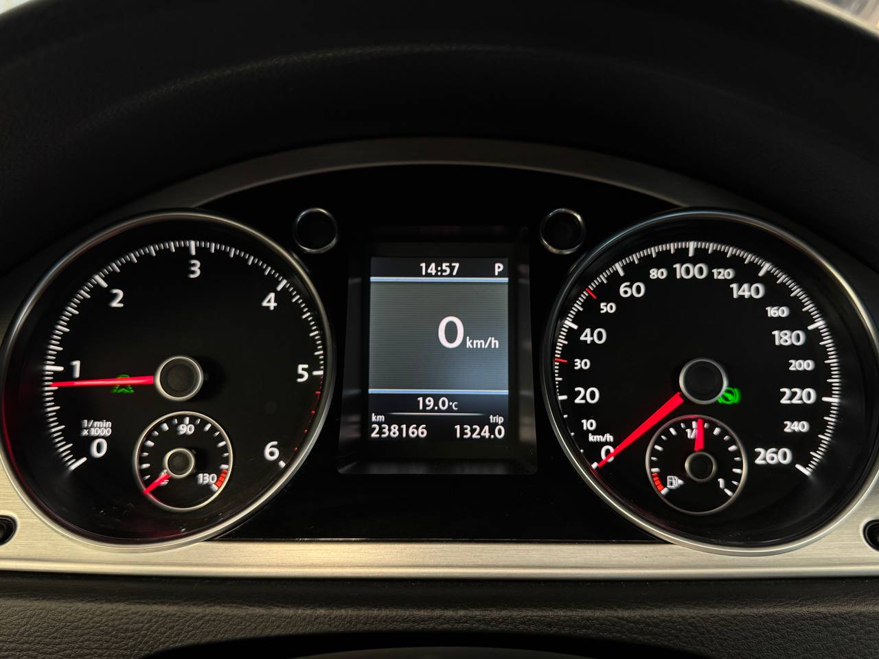Volkswagen Passat Alltrack 2.0 TDI 4M D-värm Pano Drag Keyless