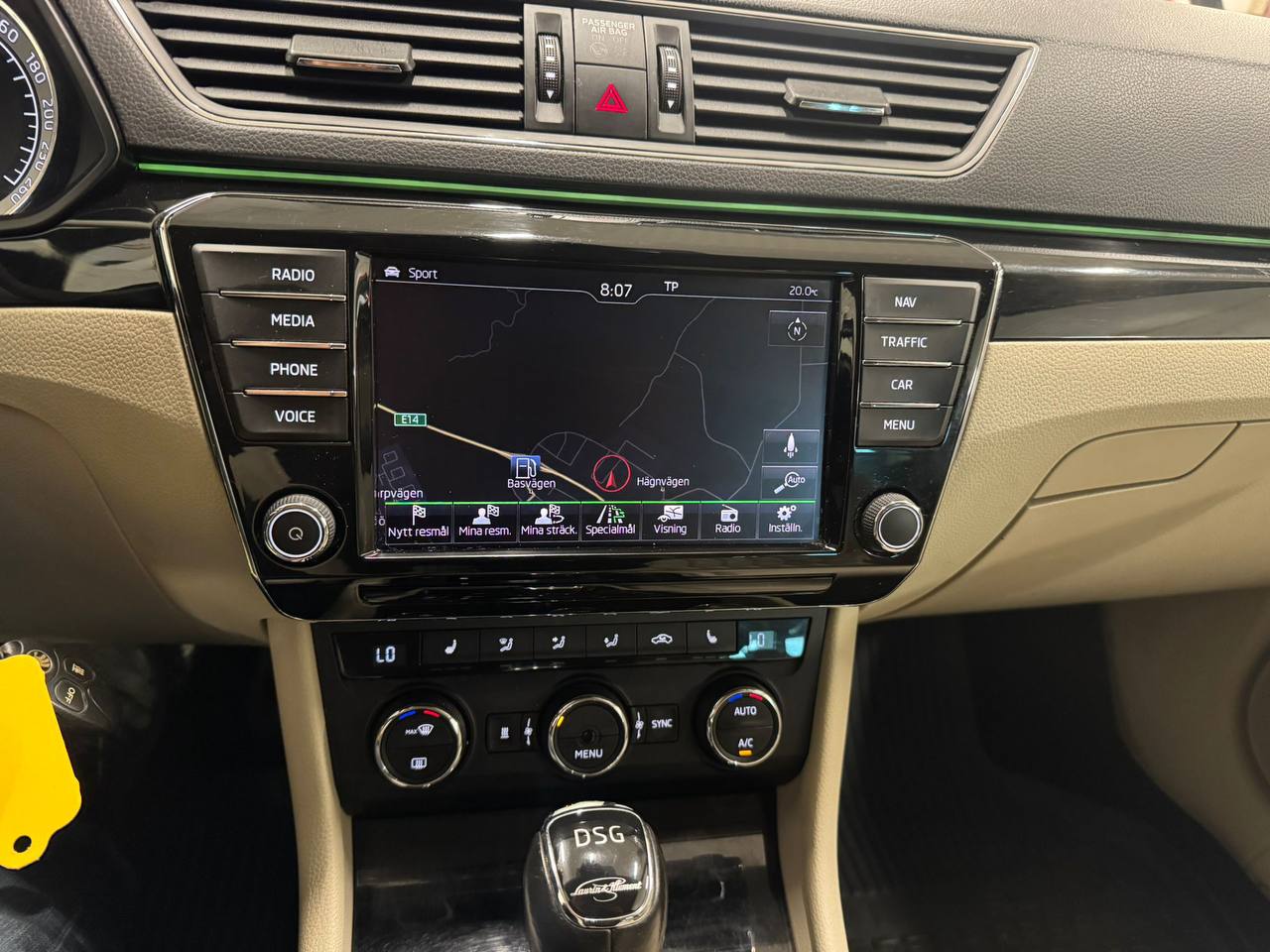 Skoda Superb Kombi 2.0 TDI 4x4 L&K D-värm Navi Drag