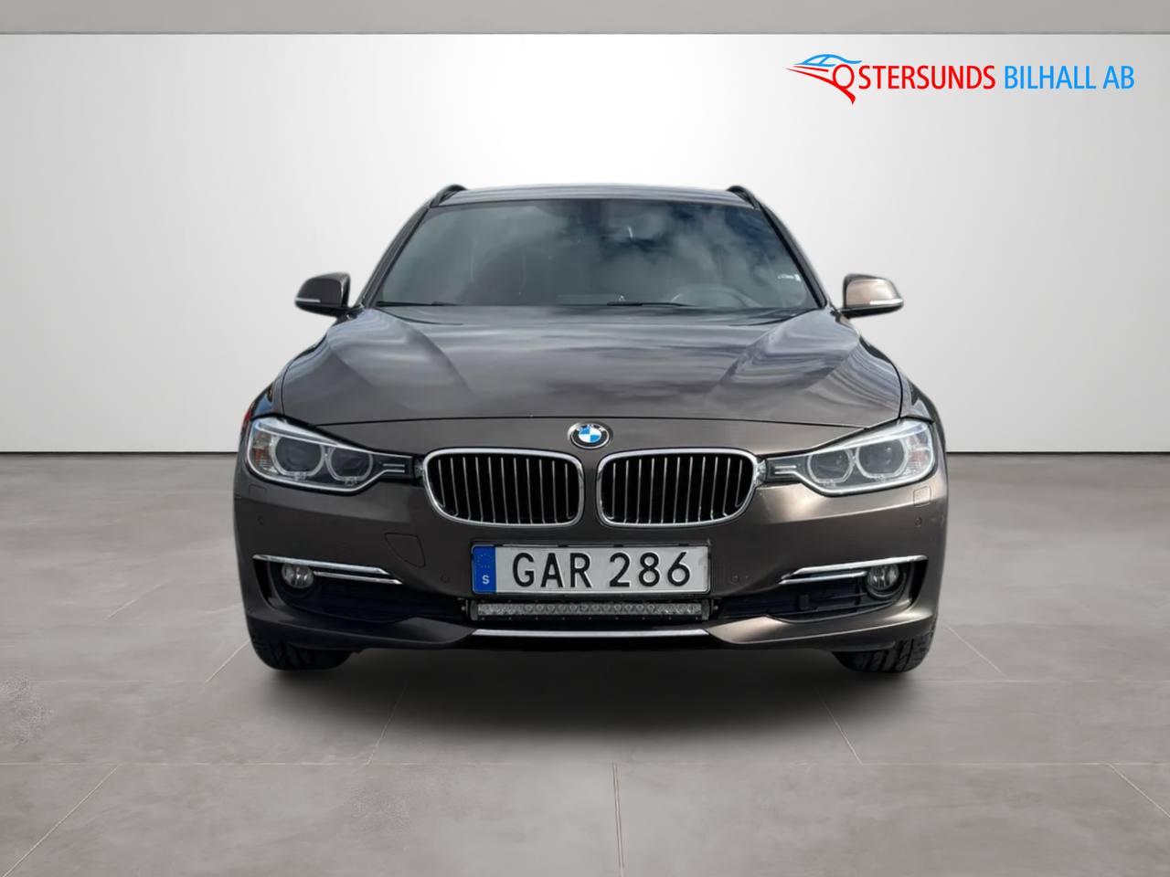 BMW 320 d xDrive Touring Luxury Line M-värm 2 Brukare Drag