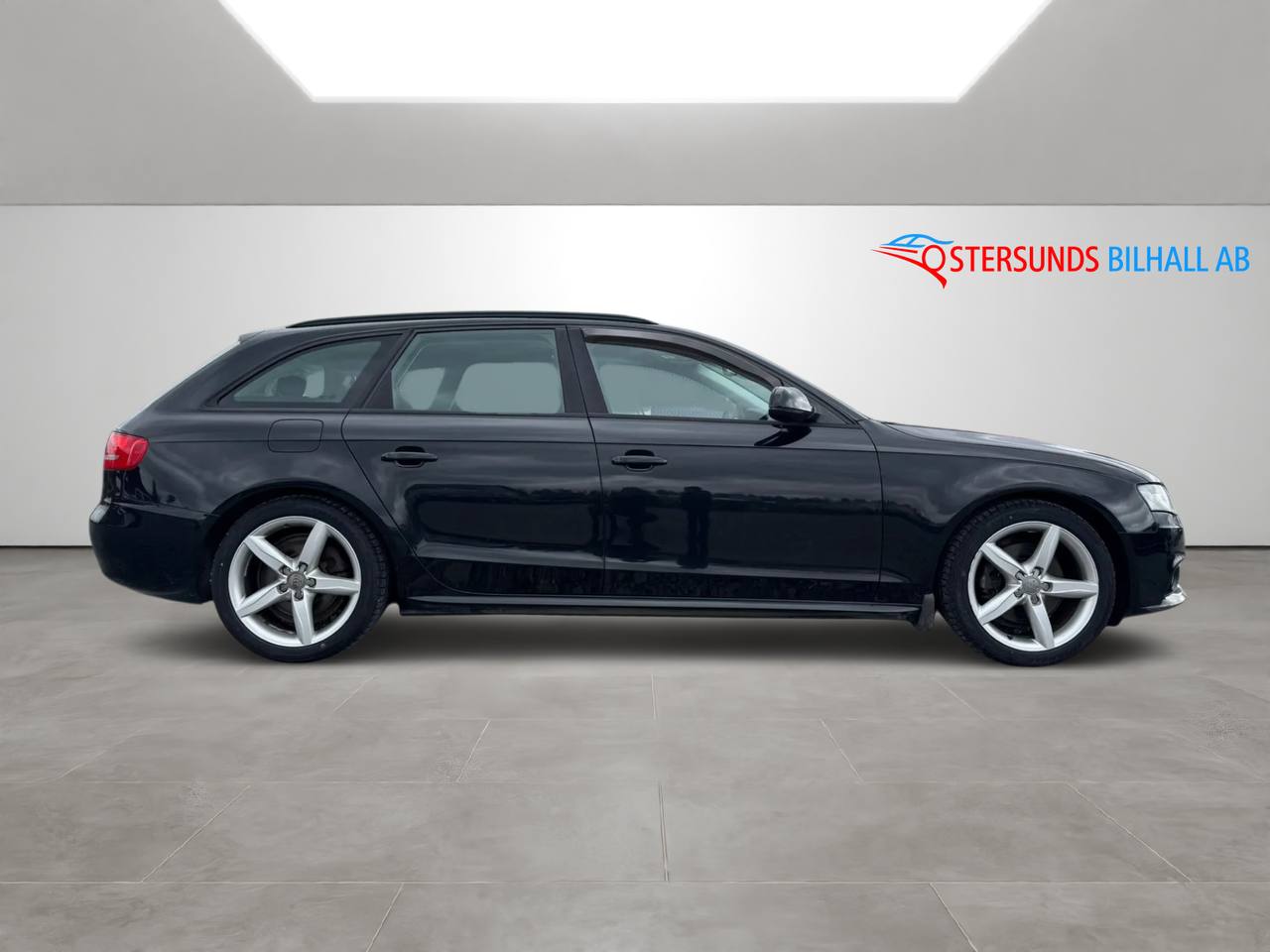 Audi A4 Avant 2.0 TDI DPF quattro Ny Servad