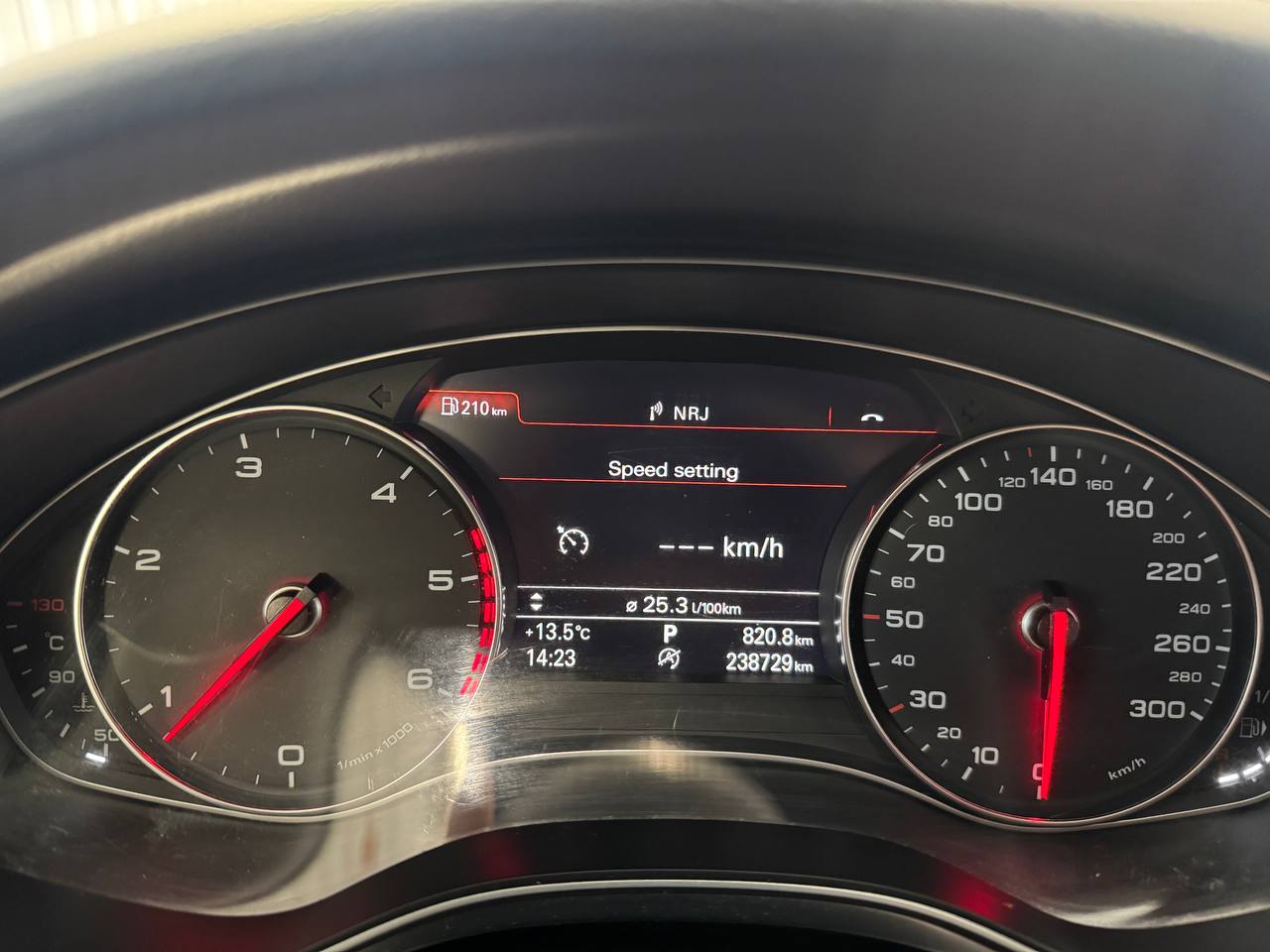 Audi A6 Avant 3.0 TDI V6 DPF quattro S Tronic D-värm Drag