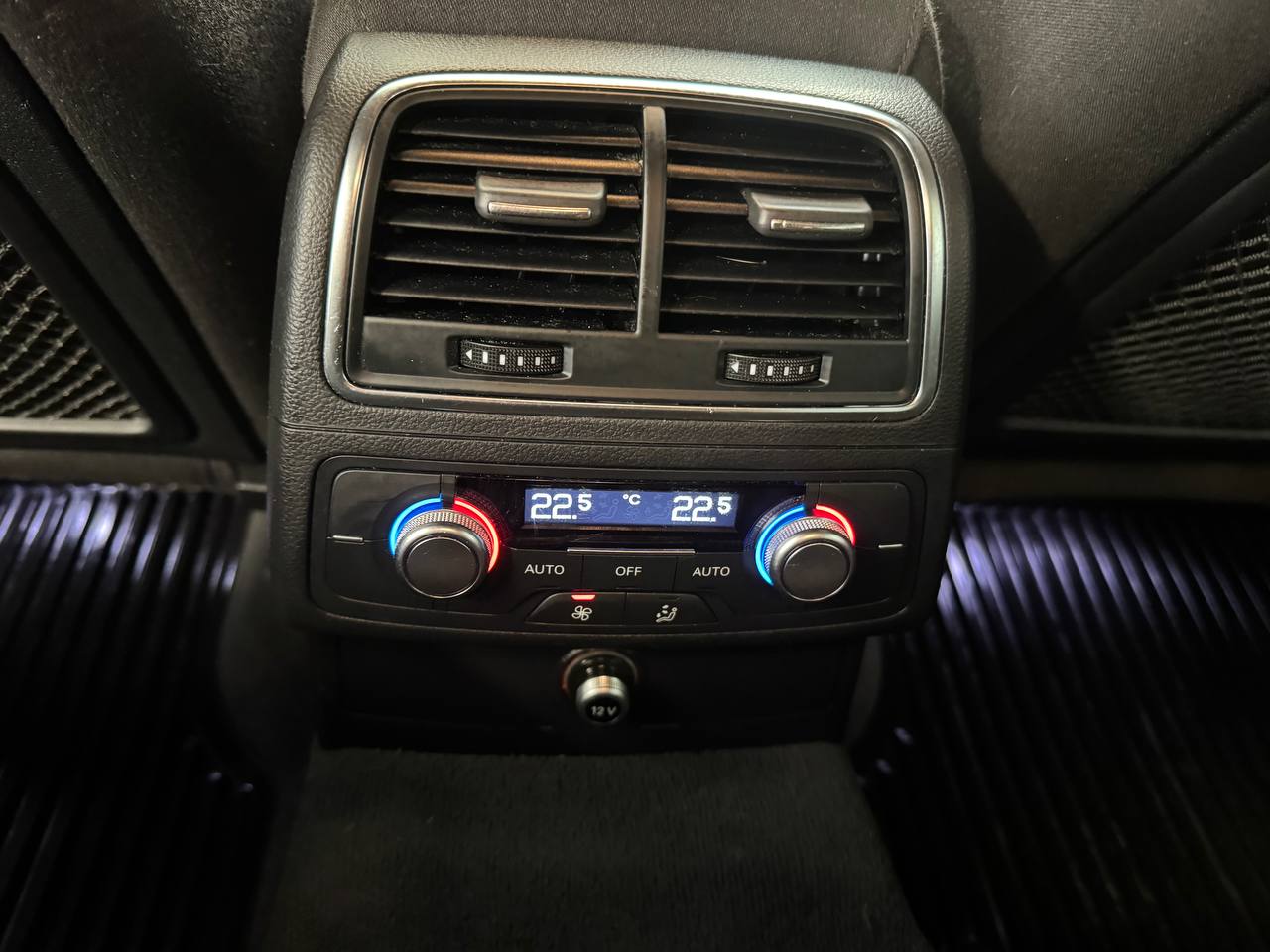 Audi A6 Avant 3.0 TDI V6 DPF quattro S Tronic D-värm Drag