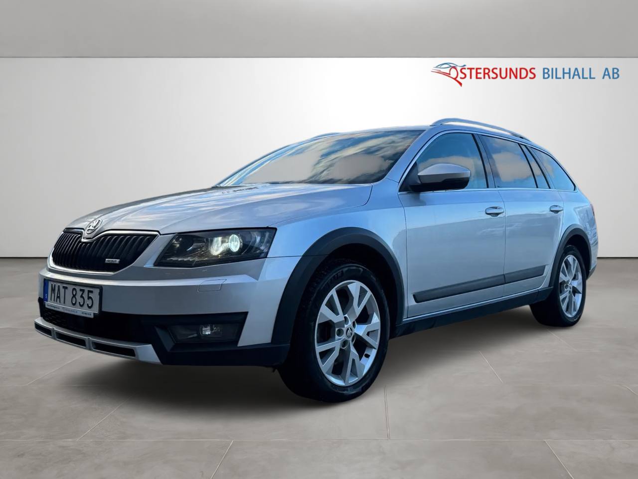 Skoda Octavia Scout 2.0 TDI 4x4 D-värm Drag 2 Brukare