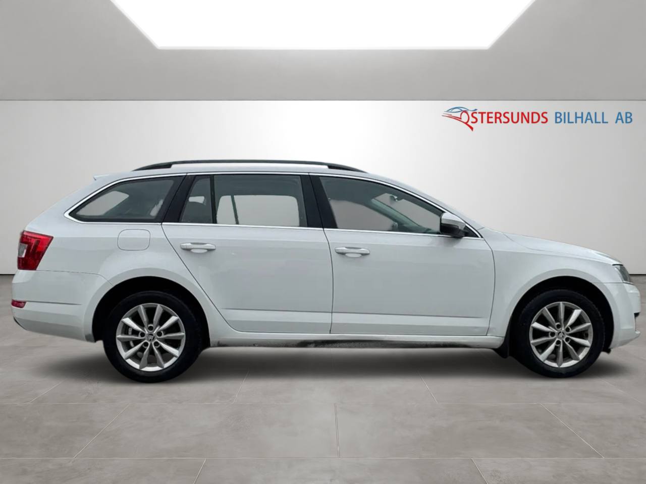 Skoda Octavia Kombi 1.6 TDI 4x4 D-Värm M-värm Ny Kamrem
