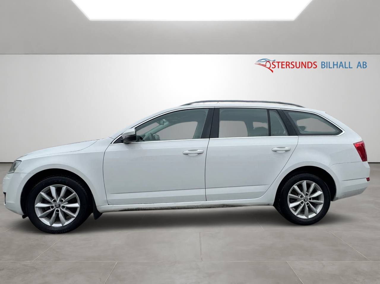 Skoda Octavia Kombi 1.6 TDI 4x4 D-Värm M-värm Ny Kamrem