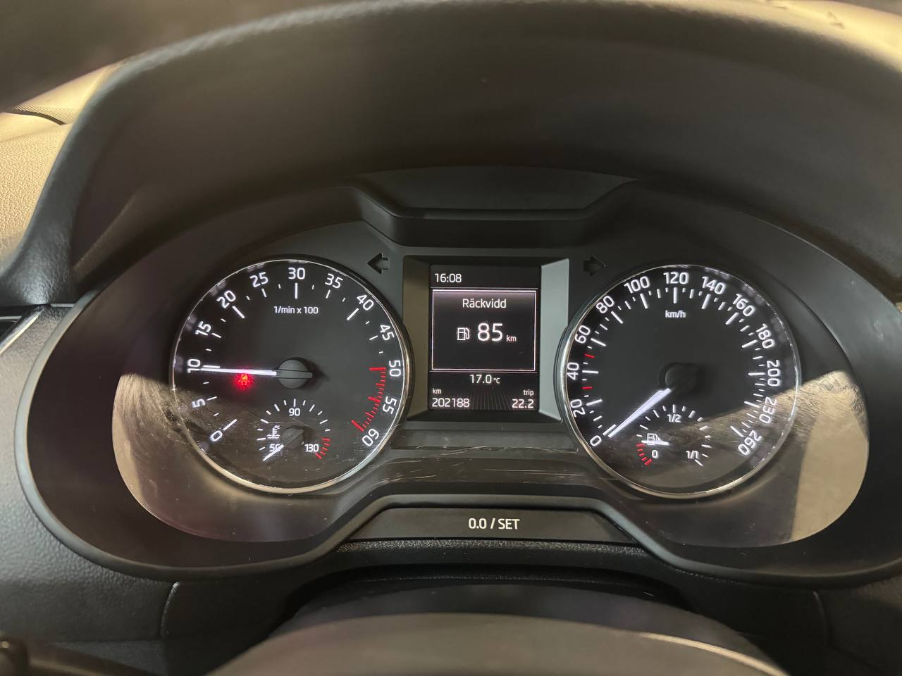 Skoda Octavia Kombi 1.6 TDI 4x4 D-Värm M-värm Ny Kamrem