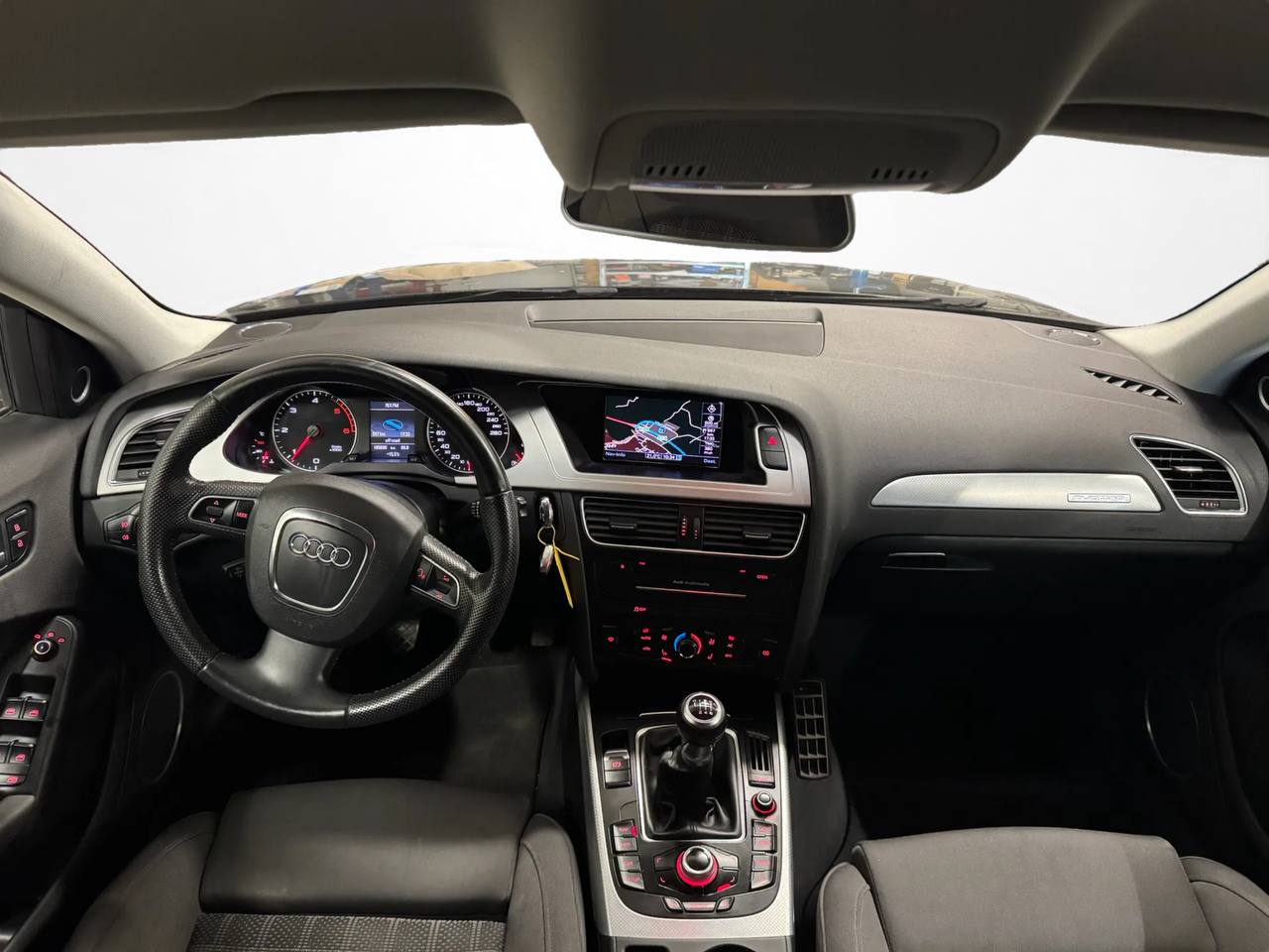 Audi A4 Avant 2.0 TDI DPF quattro Navi B&O Ny Kamrem M-värm