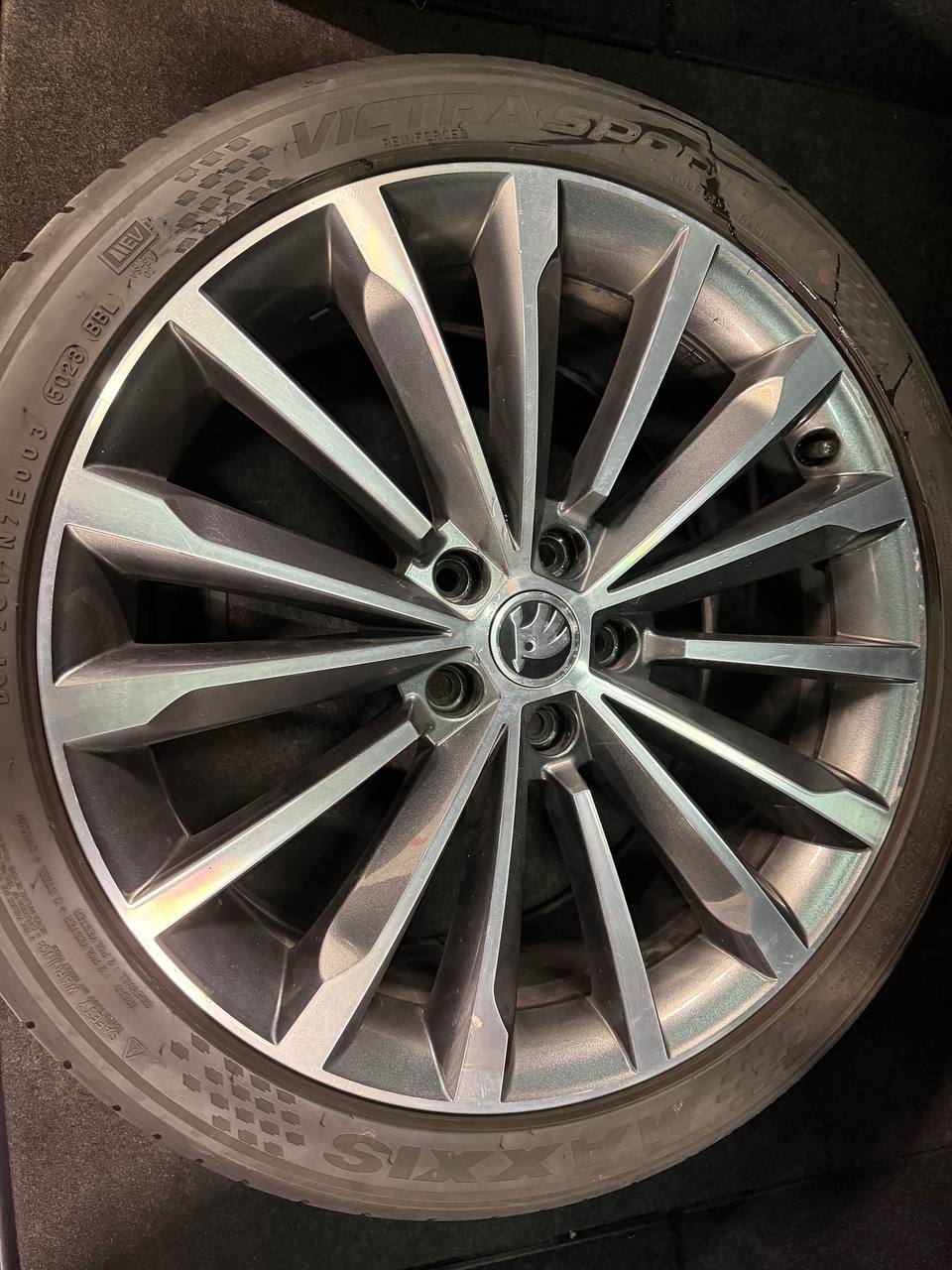 Skoda Superb Kombi 2.0 TDI 4x4 SCR L&K Pano D-Värm Ny Kamrem