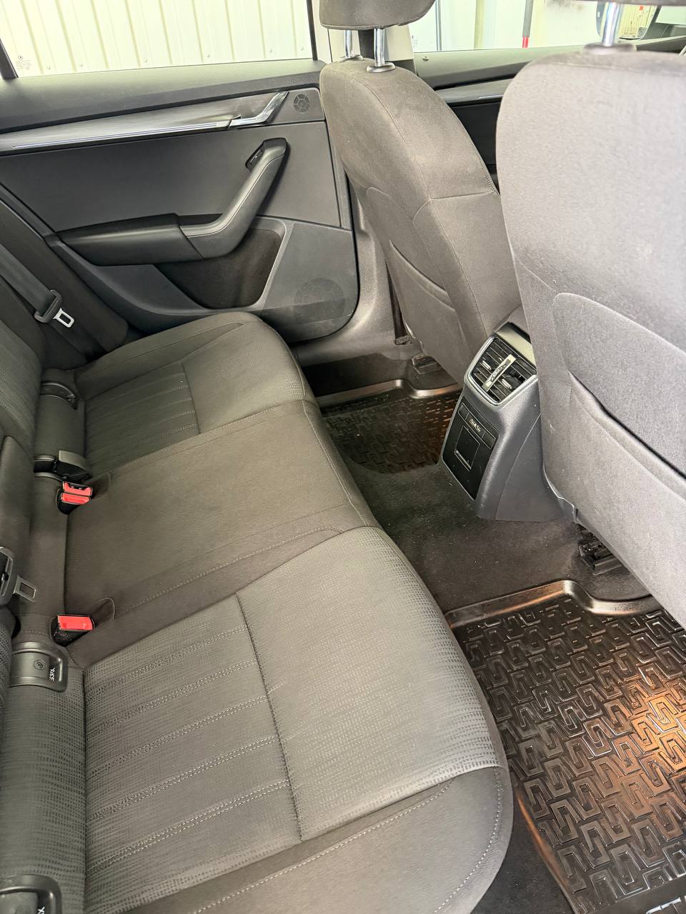 Skoda Octavia Kombi 2.0 TDI SCR 4x4 Style D-Värm M-Värm Drag