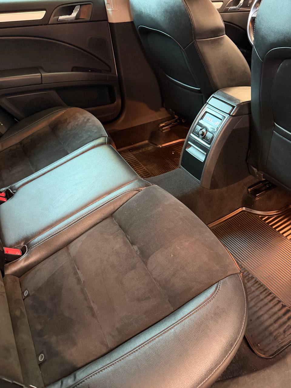 Skoda Superb Kombi 2.0 TDI 4x4 Elegance 3,99% Ränta D-värm Navi