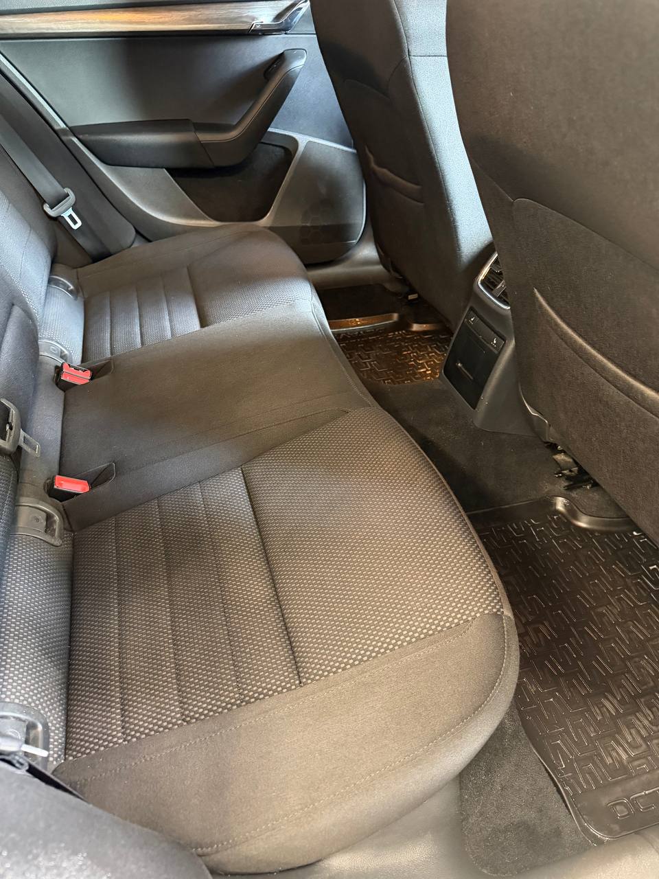 Skoda Octavia Scout 2.0 TDI 4x4 Euro 6 D-värm Ny kamrem Fullt servad Dragkrok
