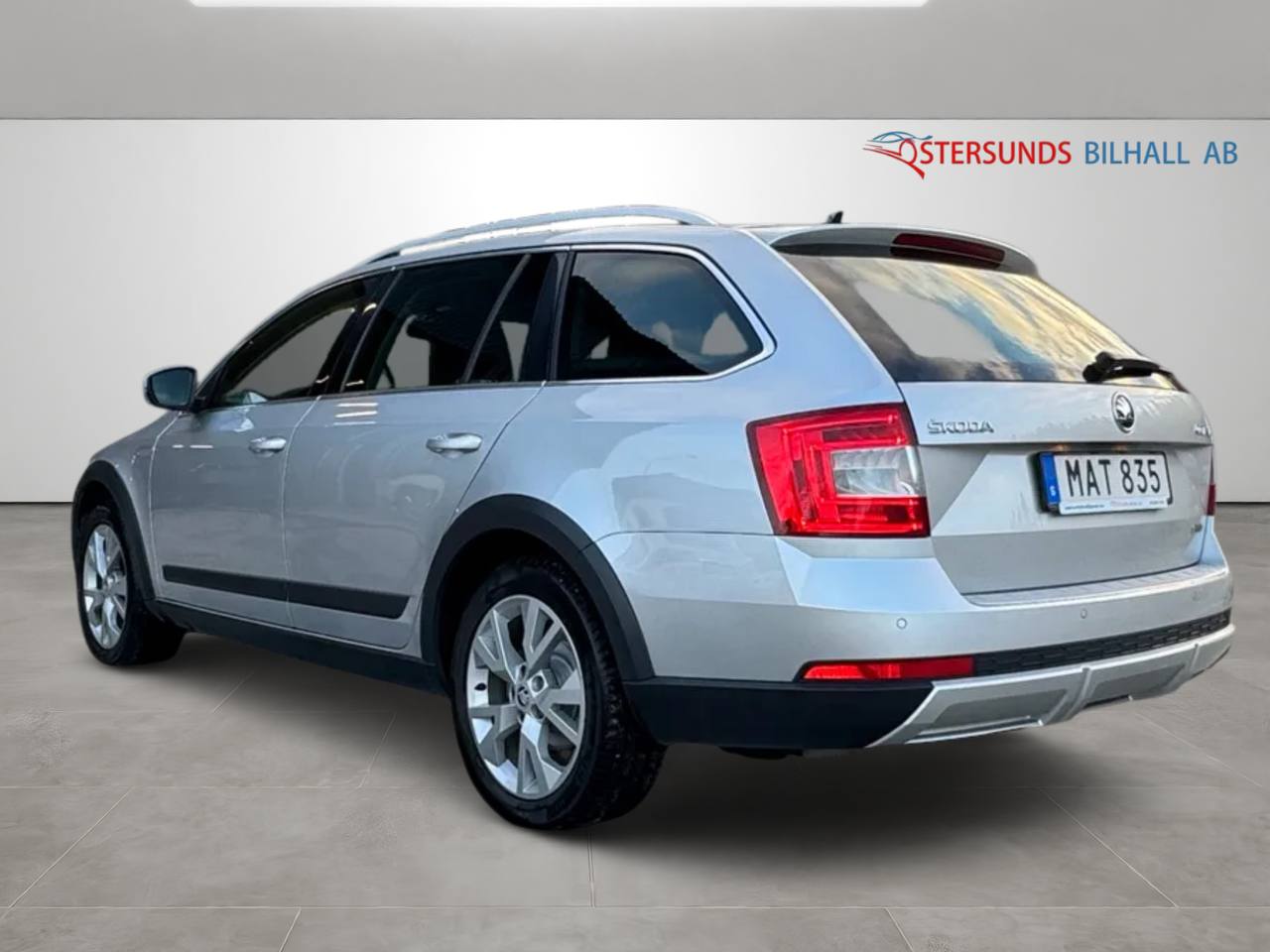 Skoda Octavia Scout 2.0 TDI 4x4 D-värm Drag 2 Brukare