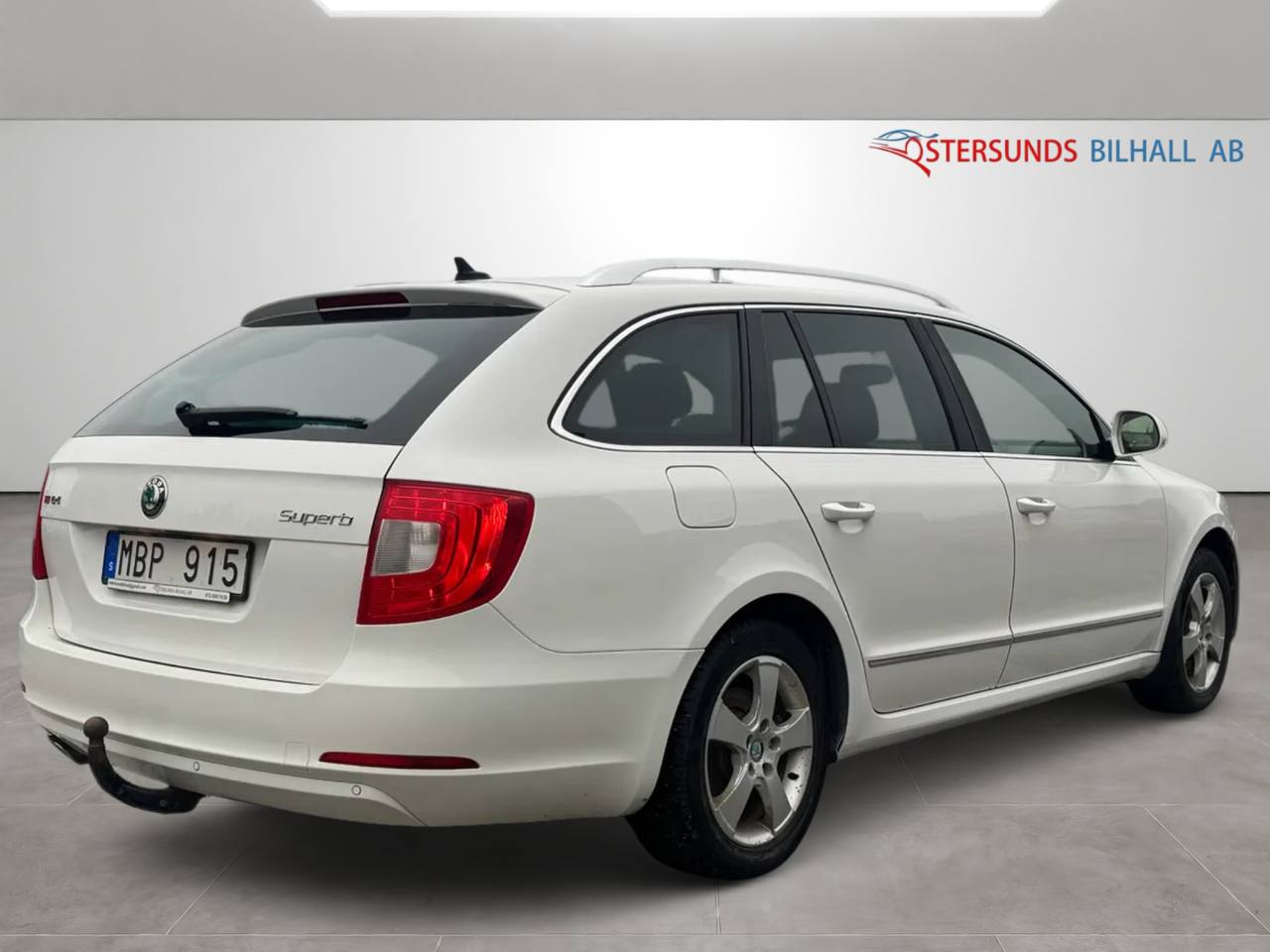 Skoda Superb Kombi 2.0 TDI 4x4 Elegance D-värm Navi Drag