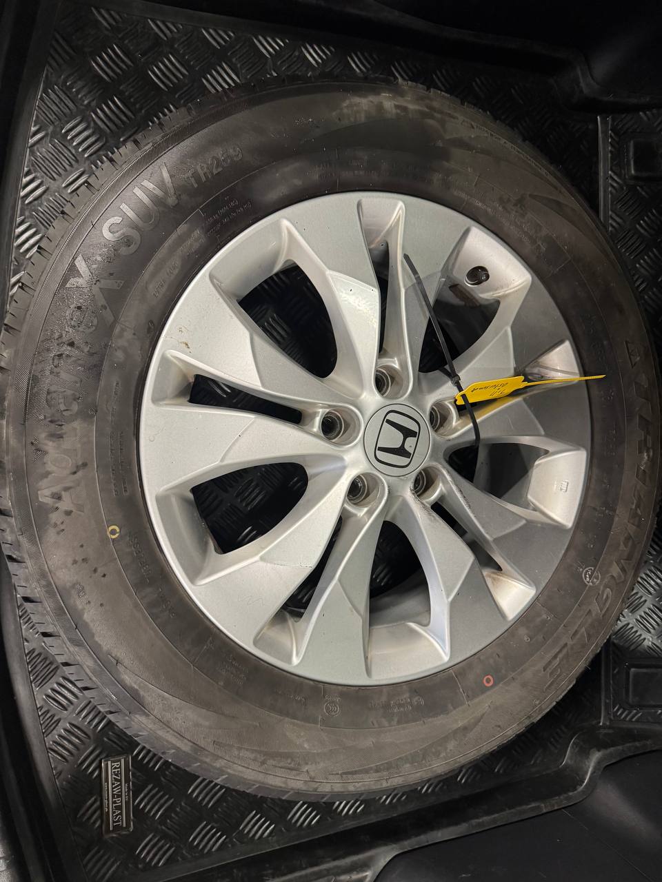 Honda CR-V 2.0 i-VTEC 4WD M-värm Ny Servad