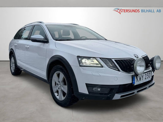 Skoda Octavia Scout 2.0 TDI SCR 4x4 Moms D-Värm M-Värm Ny Kamrem