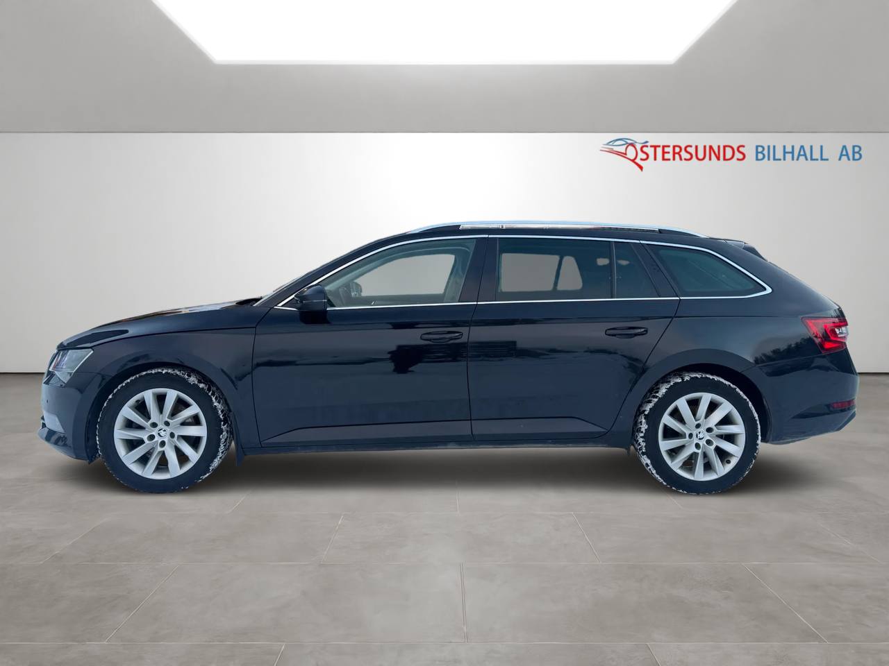Skoda Superb Kombi 2.0 TDI 4x4 SCR Businessline, D-Värm 2 Brukare