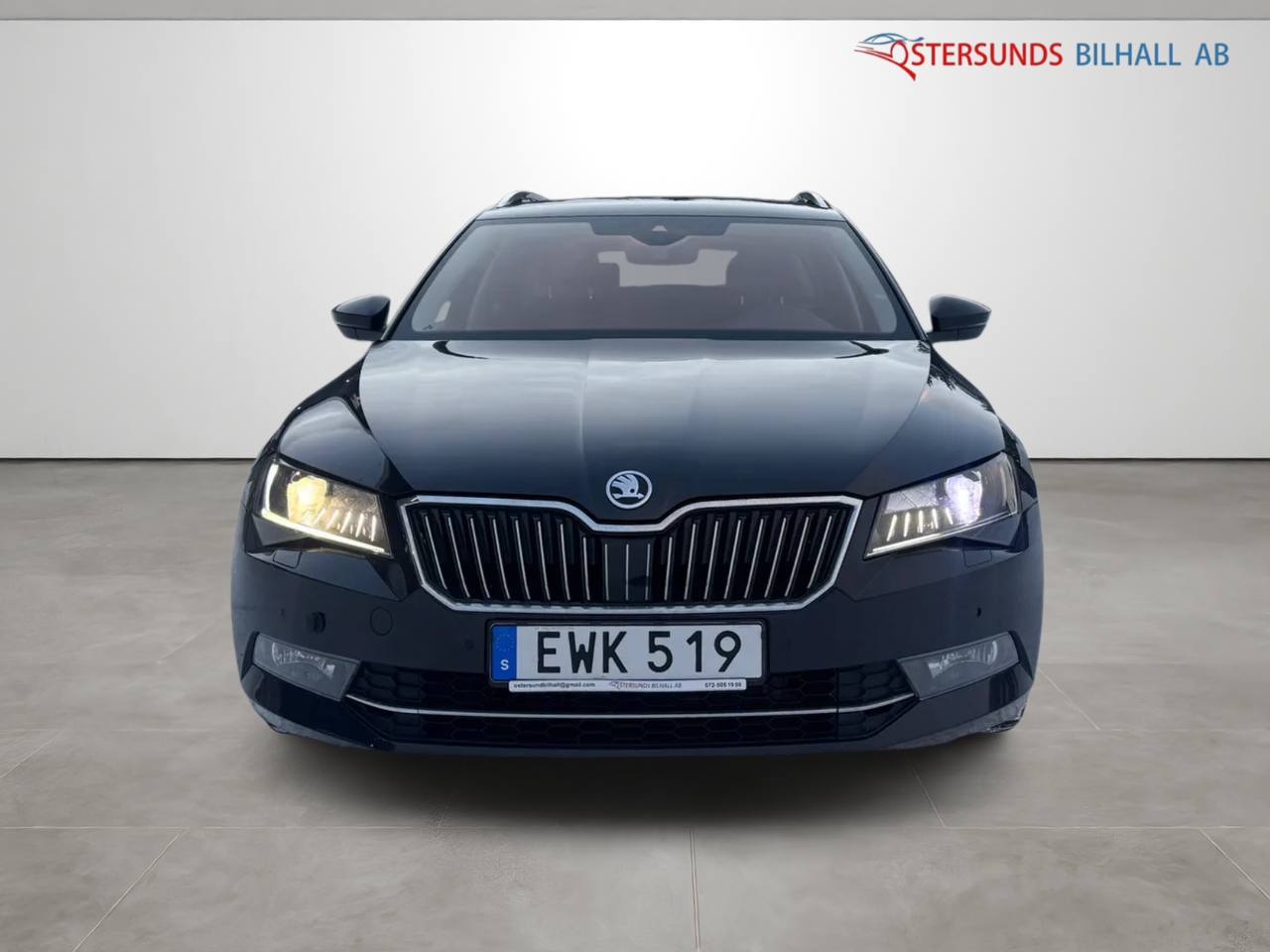 Skoda Superb Kombi 2.0 TDI 4x4 SCR Businessline, D-Värm 2 Brukare