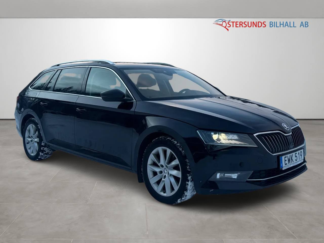 Skoda Superb Kombi 2.0 TDI 4x4 SCR Businessline, D-Värm 2 Brukare