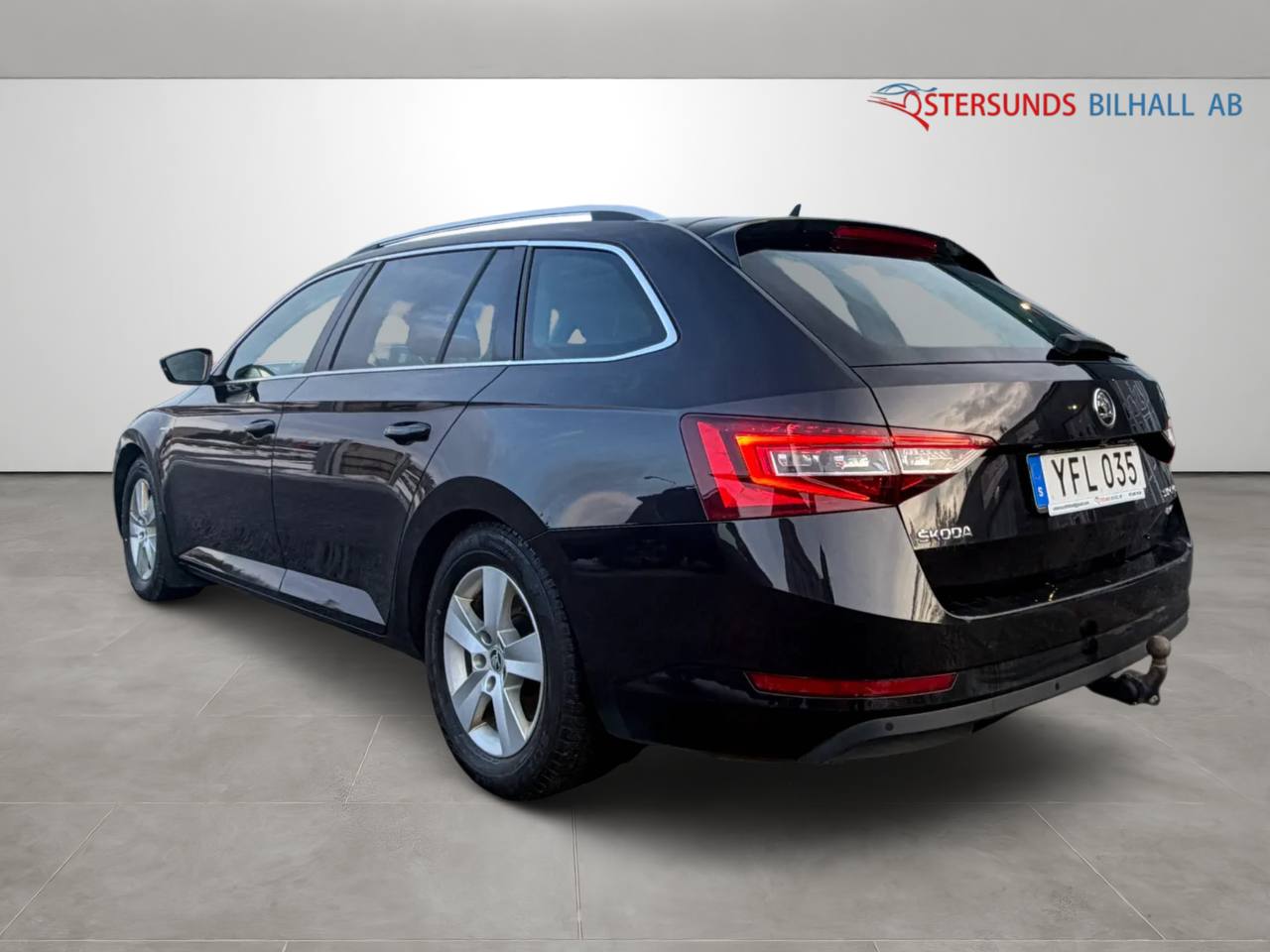 Skoda Superb Kombi 2.0 TDI 4x4 SCR L&K Pano D-Värm Ny Kamrem