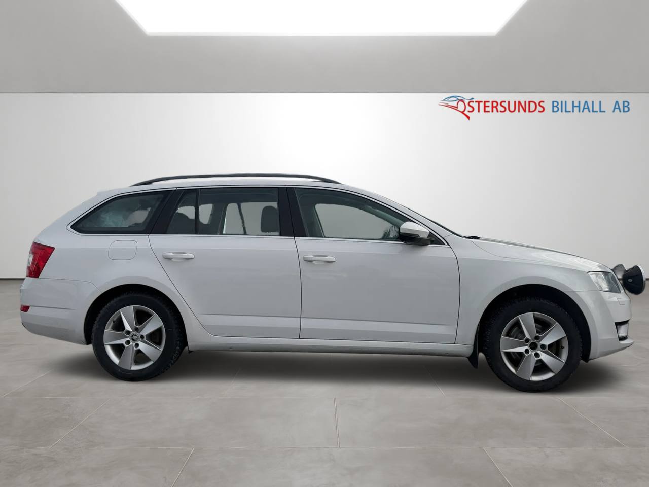 Skoda Octavia Kombi 1.6 TDI 4x4 Ambition D-Värm Drag Ny Kamrem