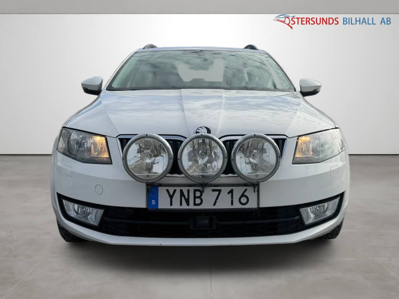 Skoda Octavia Kombi 1.6 TDI 4x4 Ambition D-Värm Drag Ny Kamrem