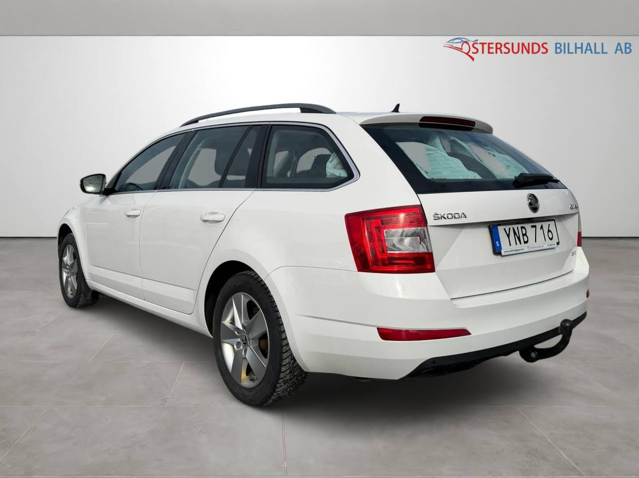 Skoda Octavia Kombi 1.6 TDI 4x4 Ambition D-Värm Drag Ny Kamrem