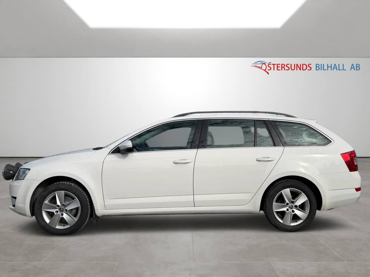 Skoda Octavia Kombi 1.6 TDI 4x4 Ambition D-Värm Drag Ny Kamrem