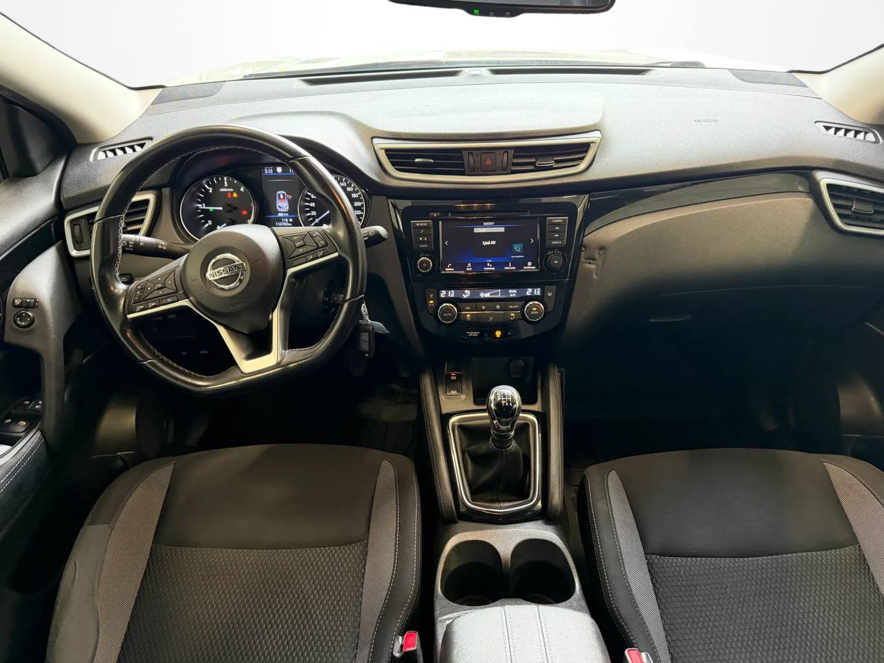 Nissan Qashqai 1.7 dCi 4WD D-Värm M-Värm Ny Servad Kamera