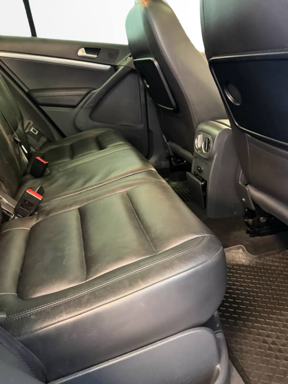 Volkswagen Tiguan 2.0 TDI DPF BMT 4M Pano D-värm 2Brukare Drag