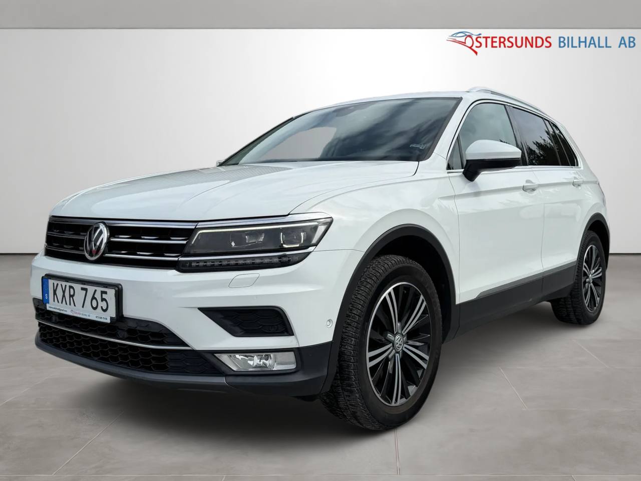 Volkswagen Tiguan 2.0 TDI 4M GT Cockpit Ny Kamrem Drag 2 Brukare D-värm