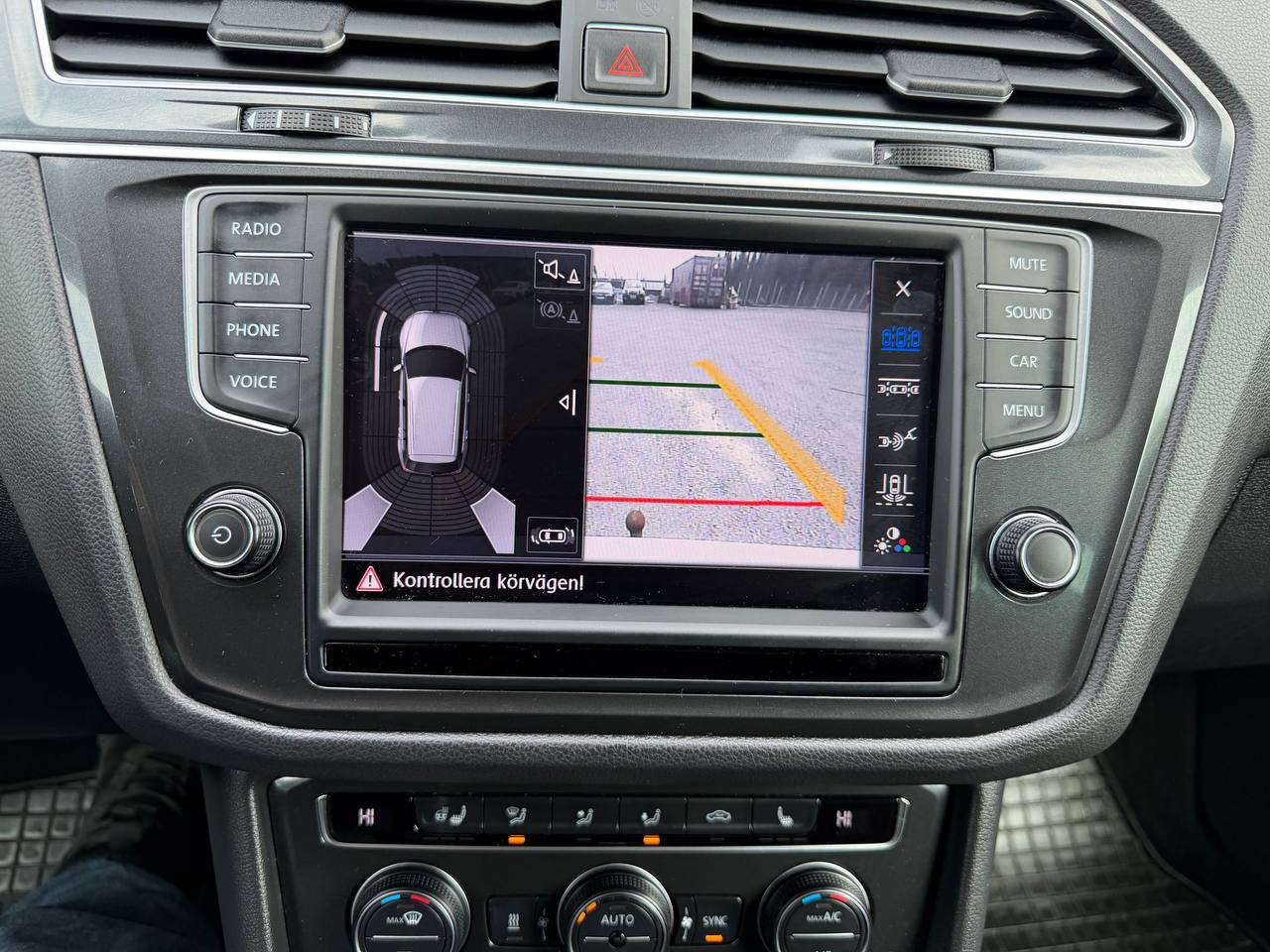Volkswagen Tiguan 2.0 TDI 4M GT Cockpit Ny Kamrem Drag 2 Brukare D-värm