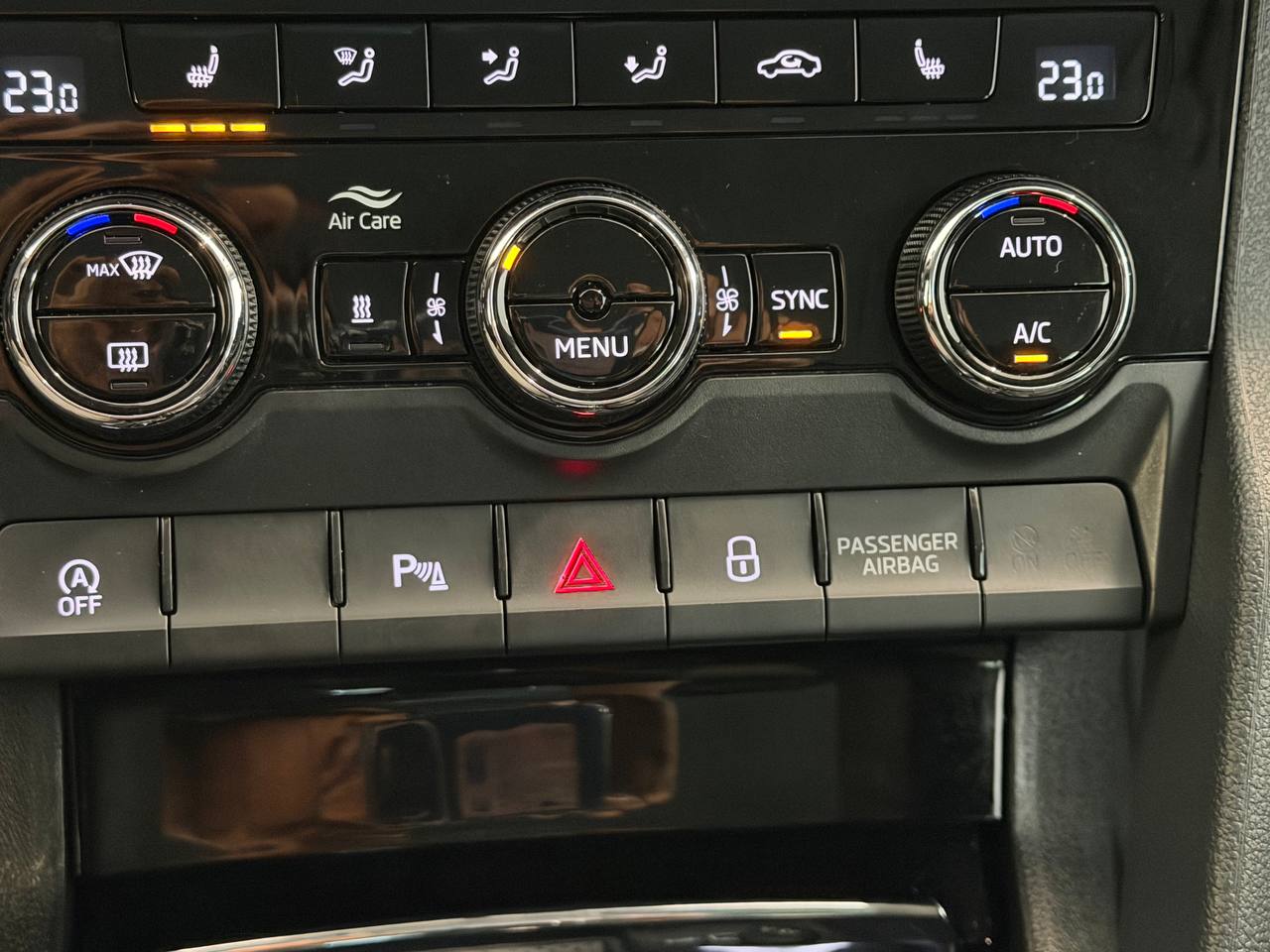 Skoda Kodiaq 2.0 TDI SCR 4x4 Businessline Cockpit D-värm 1 Brukare