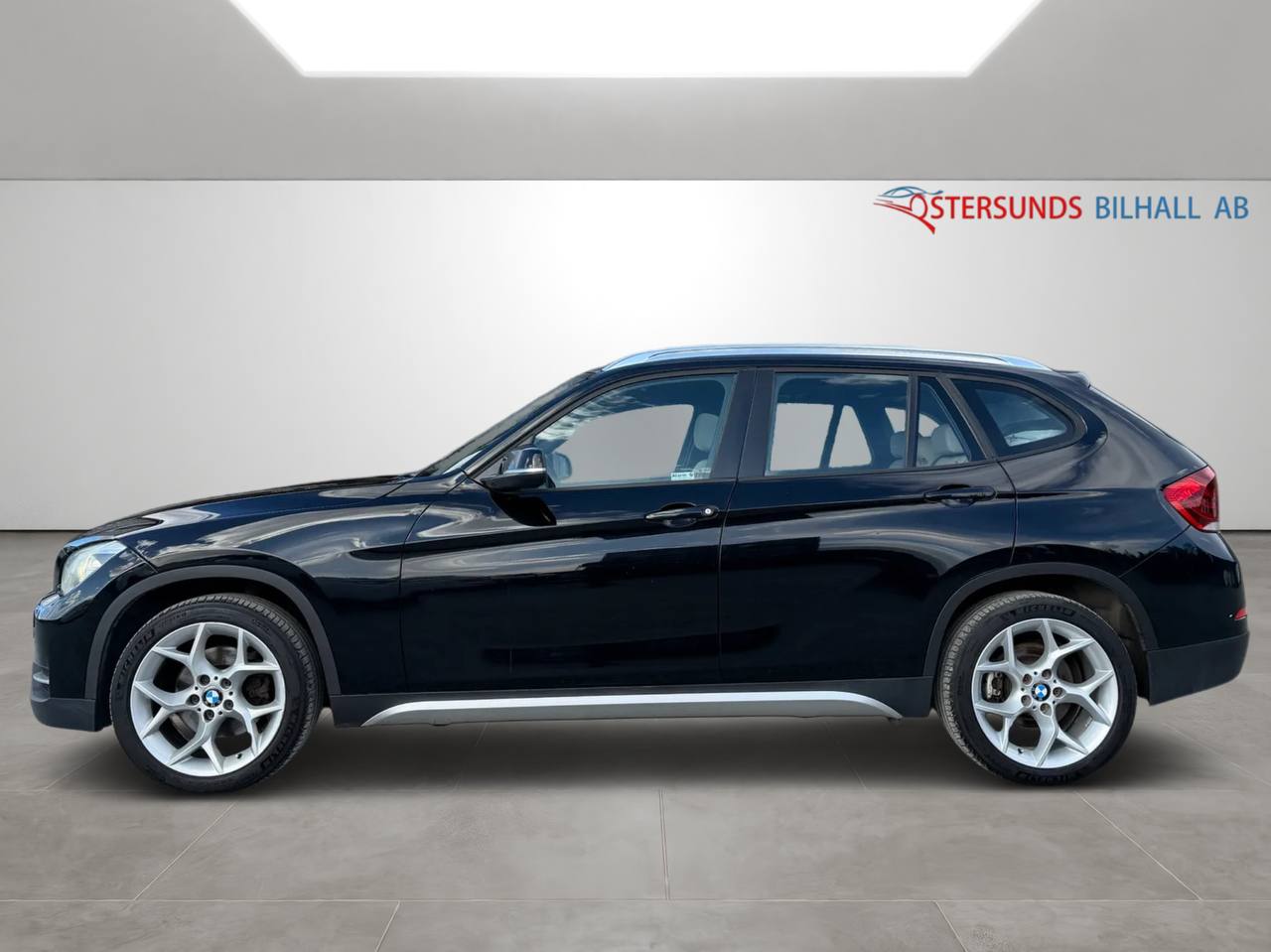 BMW X1 xDrive18d Steptronic xLine D-värm Pano Navi 1Brukare