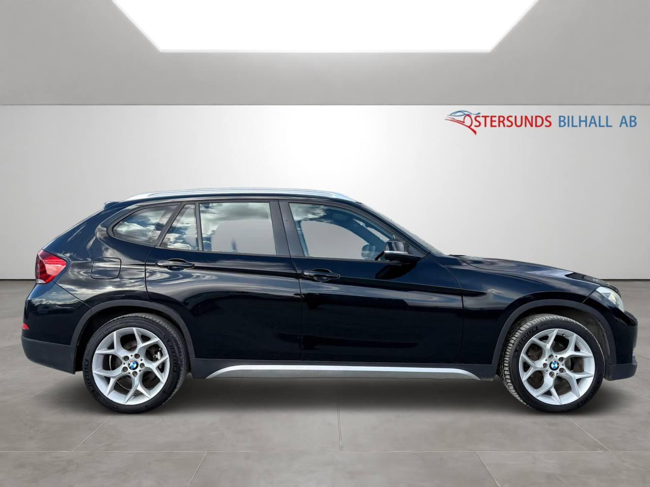 BMW X1 xDrive18d Steptronic xLine D-värm Pano Navi 1Brukare