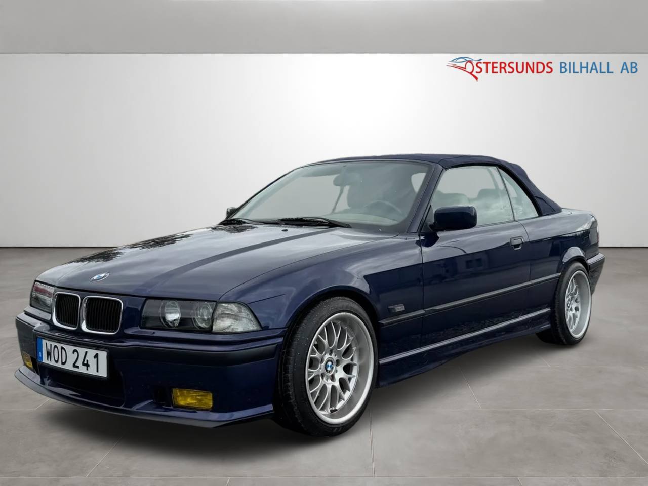 BMW 320 i Convertible