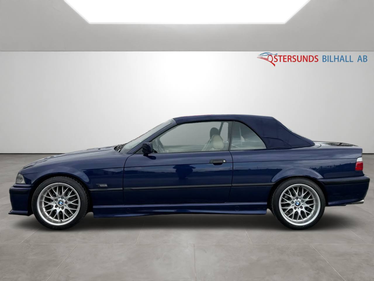 BMW 320 i Convertible