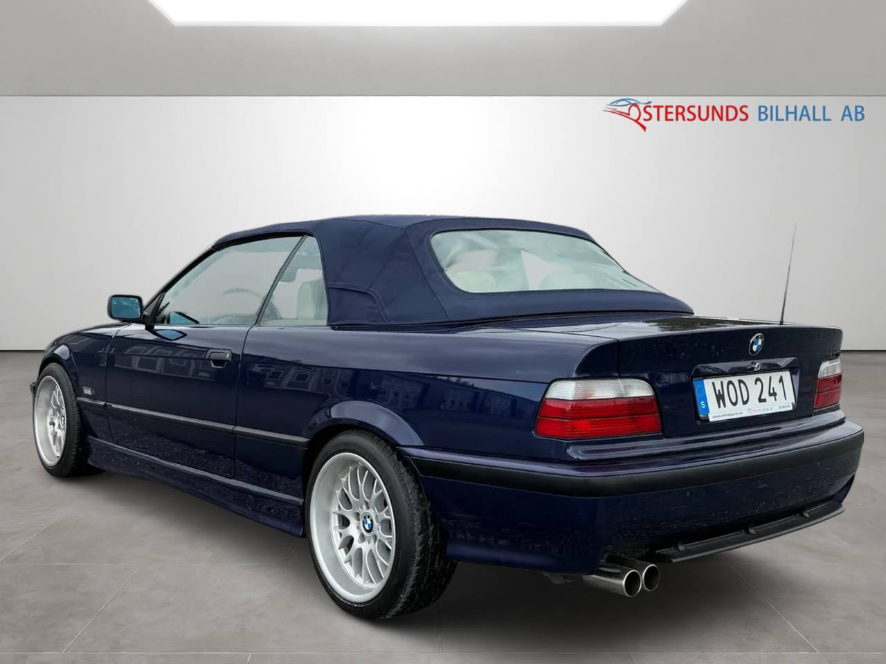 BMW 320 i Convertible