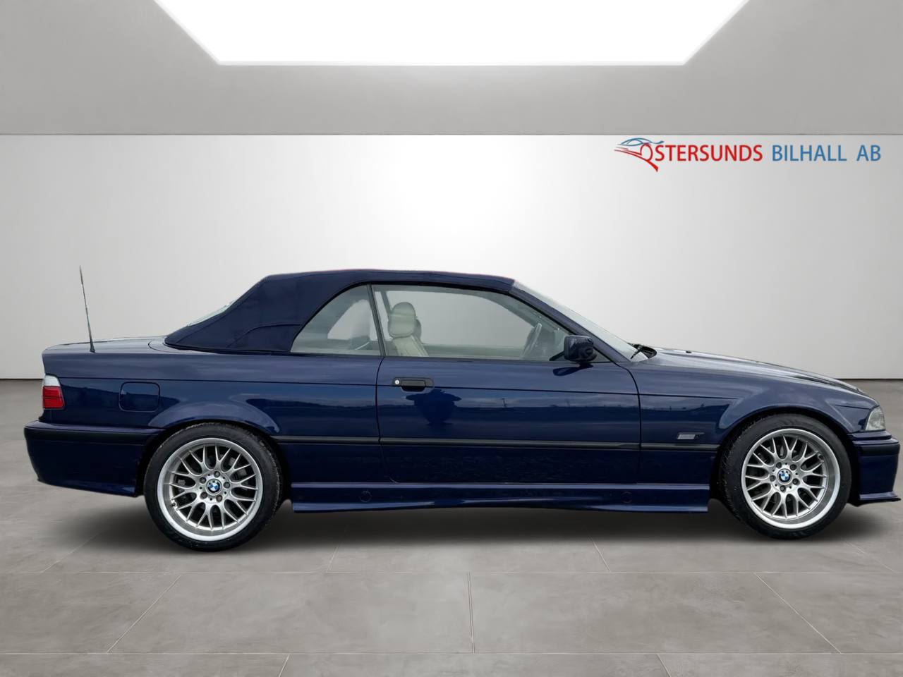 BMW 320 i Convertible