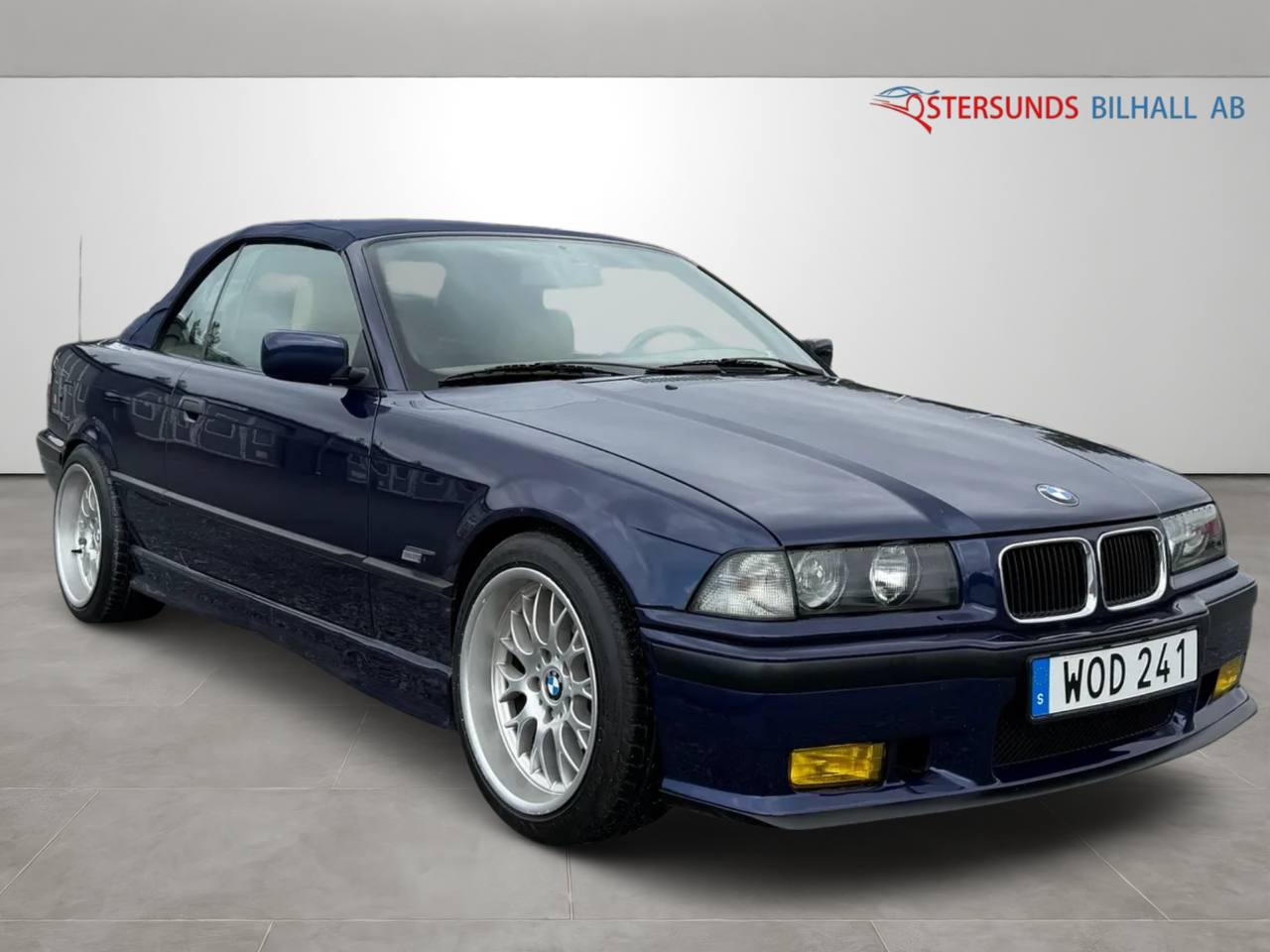 BMW 320 i Convertible
