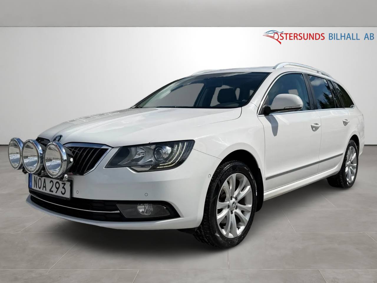 Skoda Superb Kombi 2.0 TDI 4x4 Elegance D-värmare M-värmare Drag