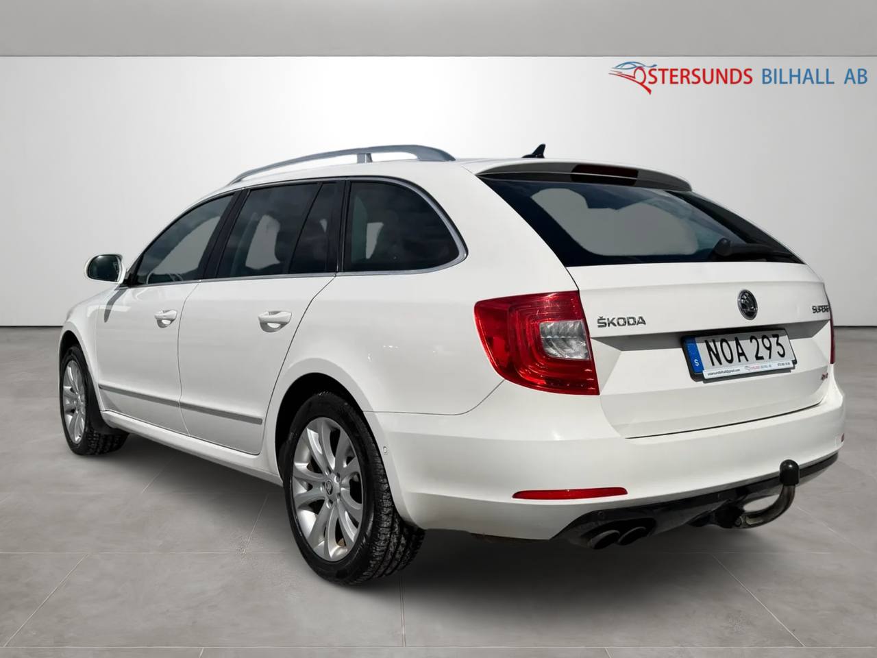 Skoda Superb Kombi 2.0 TDI 4x4 Elegance D-värmare M-värmare Drag