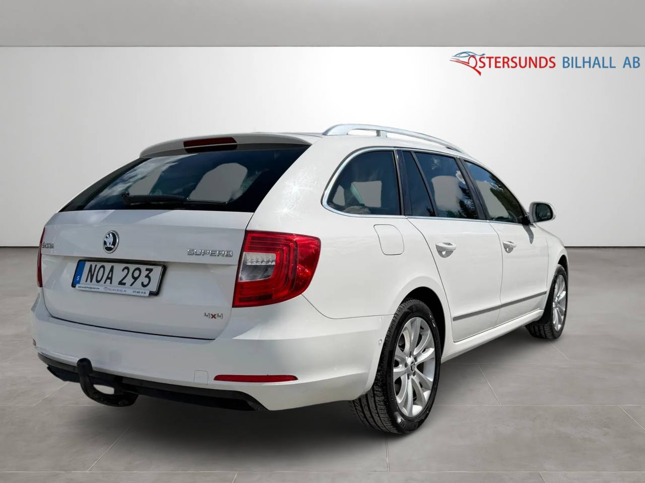 Skoda Superb Kombi 2.0 TDI 4x4 Elegance D-värmare M-värmare Drag