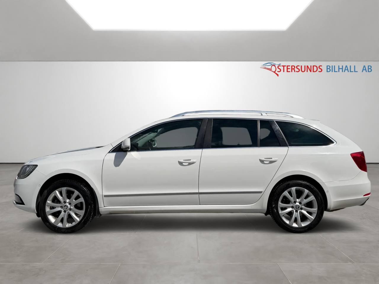 Skoda Superb Kombi 2.0 TDI 4x4 Elegance D-värmare M-värmare Drag