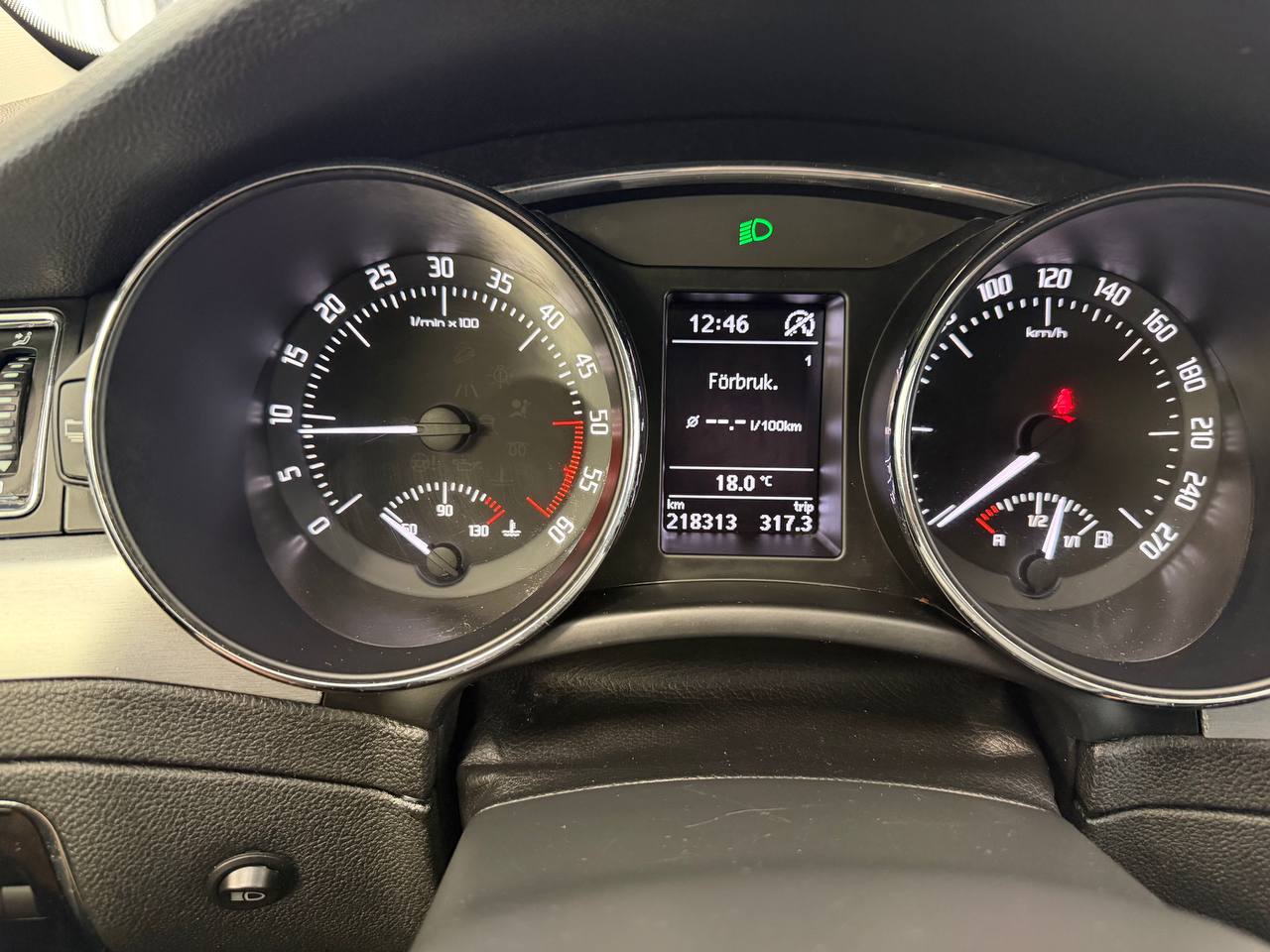 Skoda Superb Kombi 2.0 TDI 4x4 Elegance D-värmare M-värmare Drag