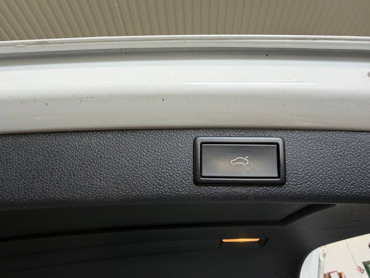 Skoda Superb Kombi 2.0 TDI 4x4 Elegance D-värmare M-värmare Drag