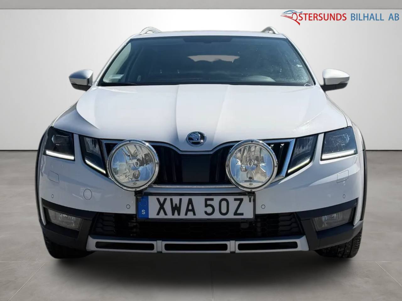 Skoda Octavia Scout 2.0 TDI SCR 4x4 Premium Moms D-värm M-värm Ny kamrem