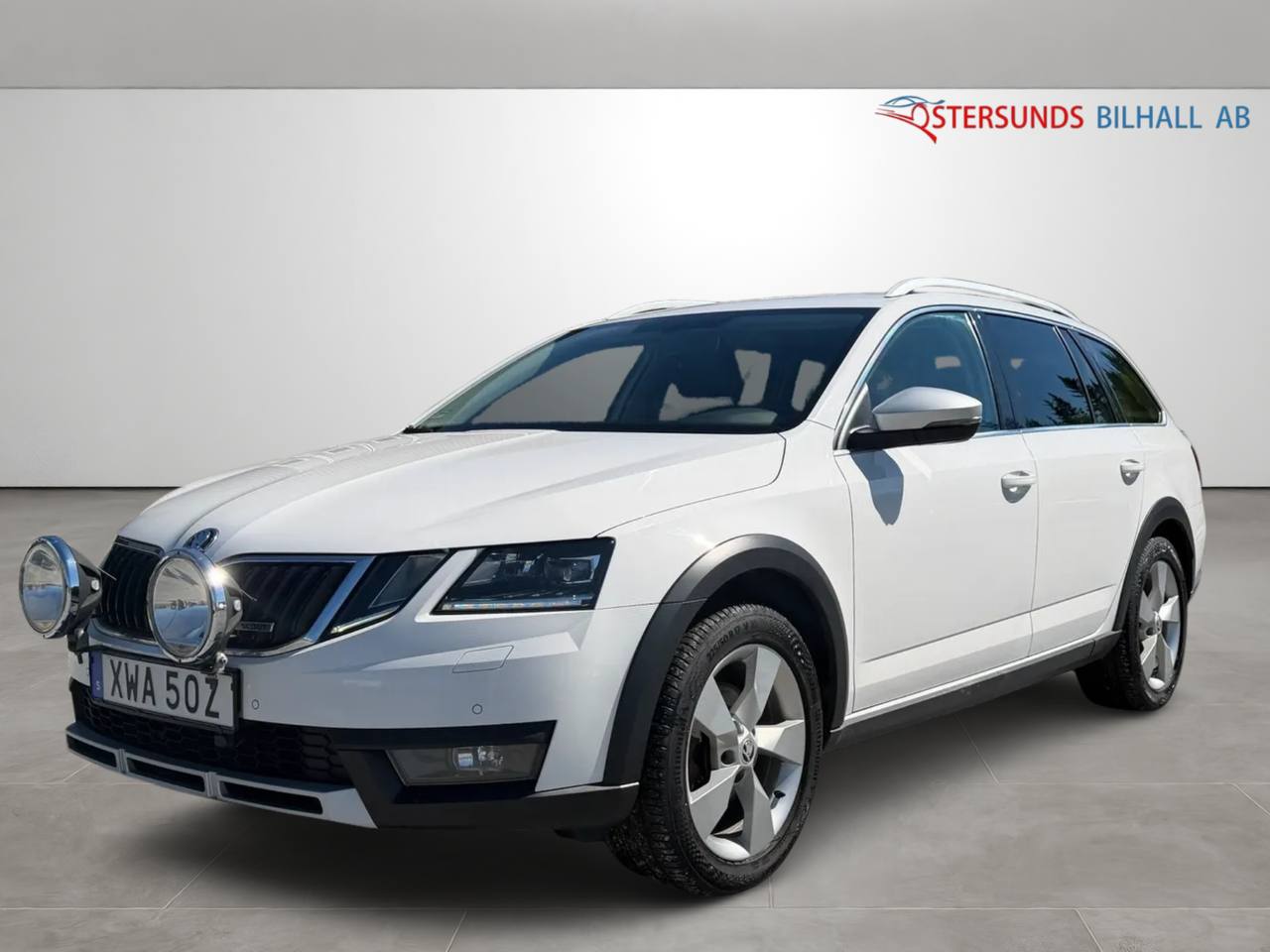 Skoda Octavia Scout 2.0 TDI SCR 4x4 Premium Moms D-värm M-värm Ny kamrem