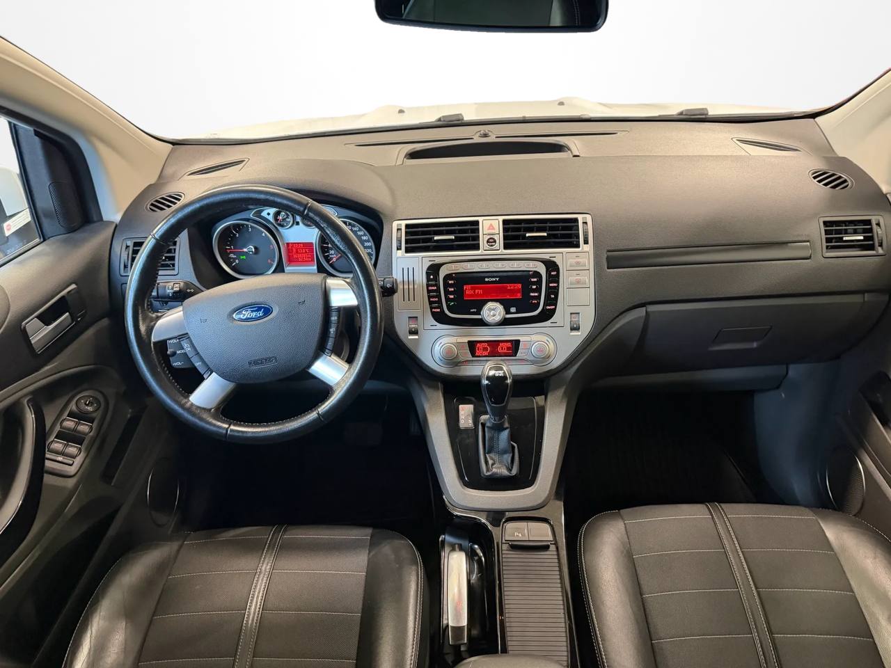 Ford Kuga 2.0 TDCi AWD Powershift Titanium Euro 5 Dragkrok M-värm